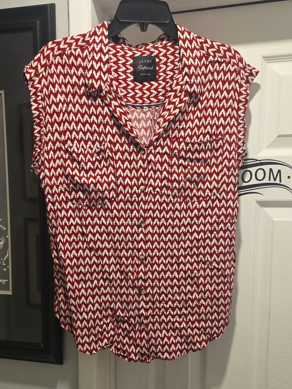 Jachs NY Red and White Sleeveless Button-Down Shirt